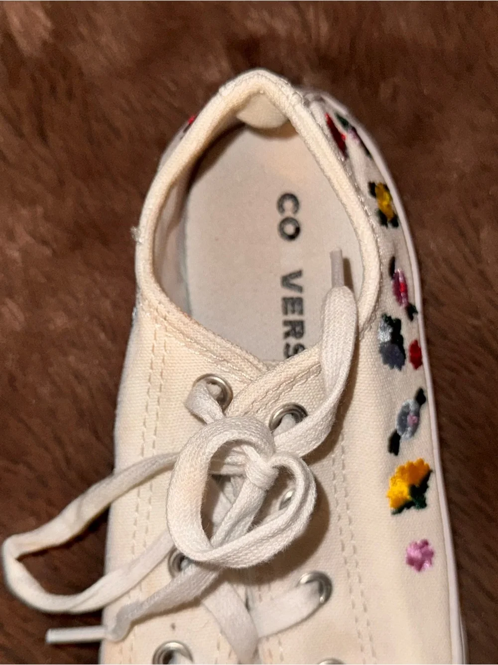 Converse Kids Cream Canvas Sneakers with Multicolor Floral Embroidery size 3